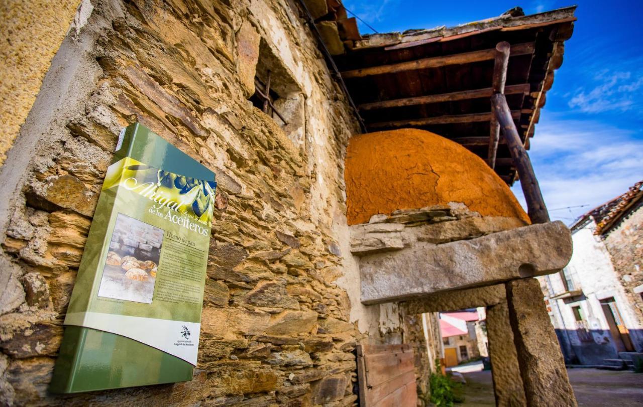 El Hogar Del Herrero Ahigal de los Aceiteros Esterno foto