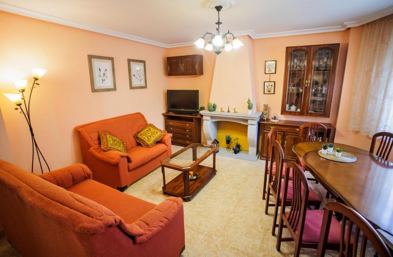 El Hogar Del Herrero Ahigal de los Aceiteros Esterno foto