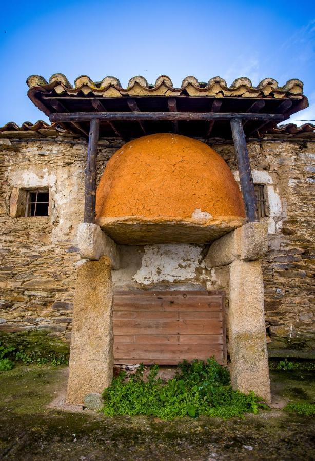 El Hogar Del Herrero Ahigal de los Aceiteros Esterno foto