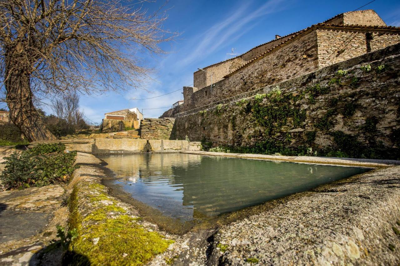El Hogar Del Herrero Ahigal de los Aceiteros Esterno foto