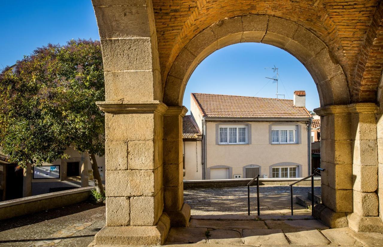 El Hogar Del Herrero Ahigal de los Aceiteros Esterno foto
